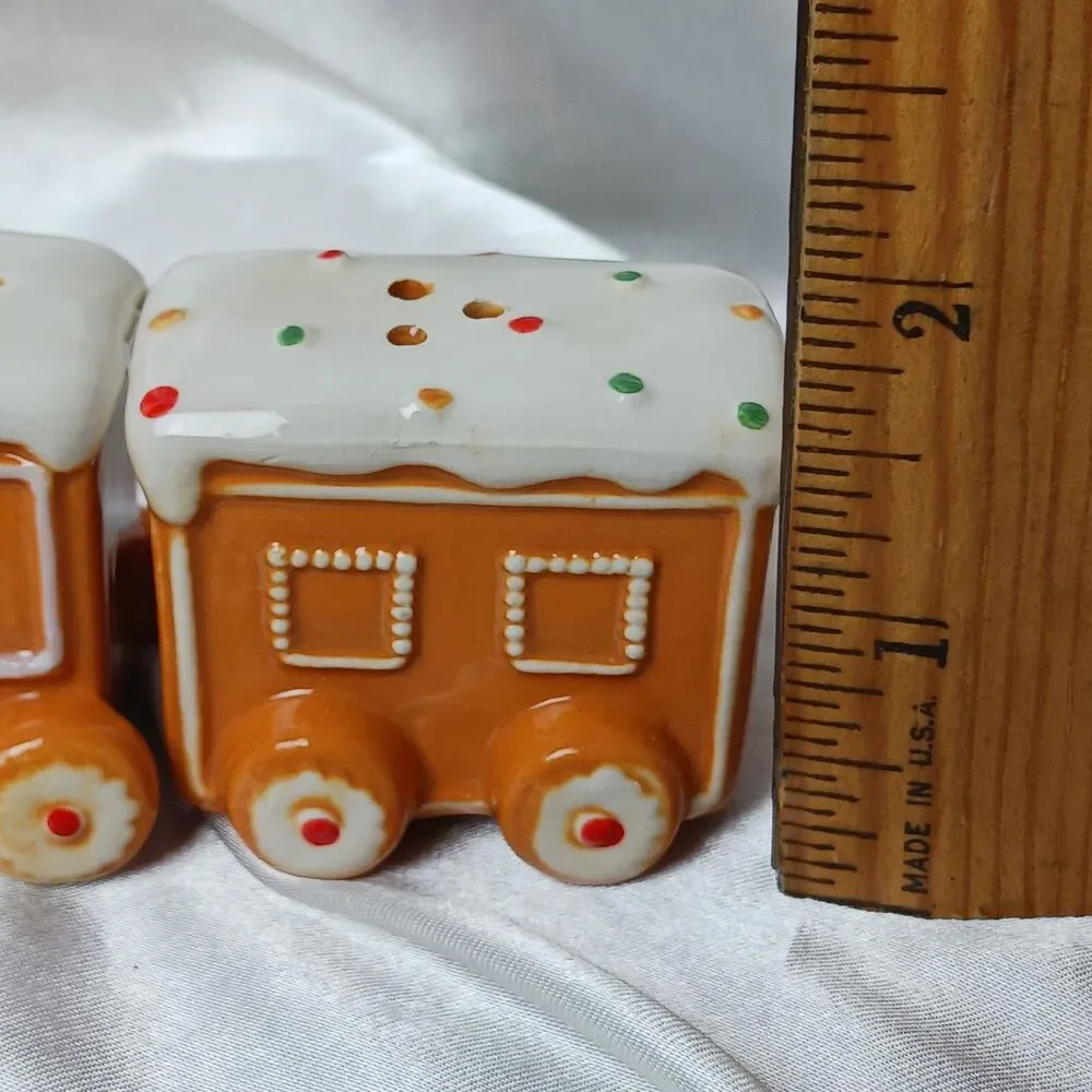 GINGERBREAD TRAIN SALT & PEPPER SET